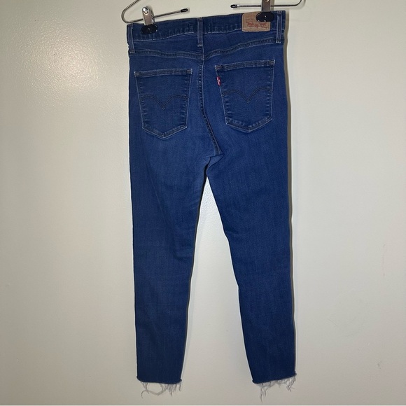 Levi’s Classic Blue Skinny Jeans with Stretch Fit - Picture 2 of 4